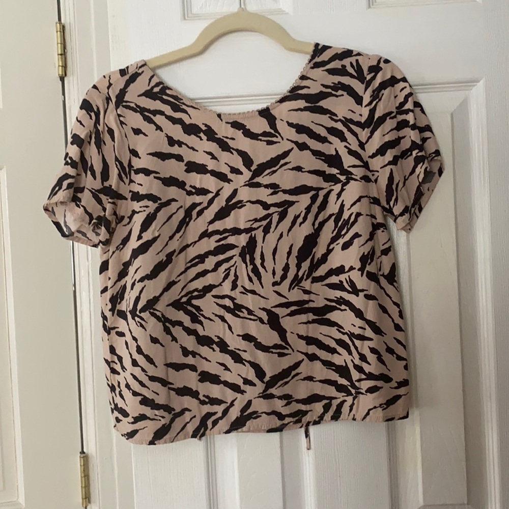 NWOT A&F pink zebra shirt